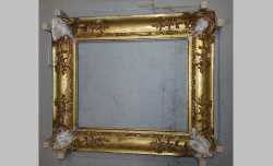Restauro di cornici antiche con ricostruzione parti mancanti